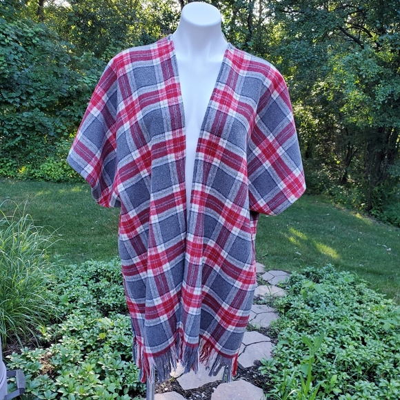 Kori America Red and Gray Plaid Flannel Wrap NWT - Picture 4 of 12
